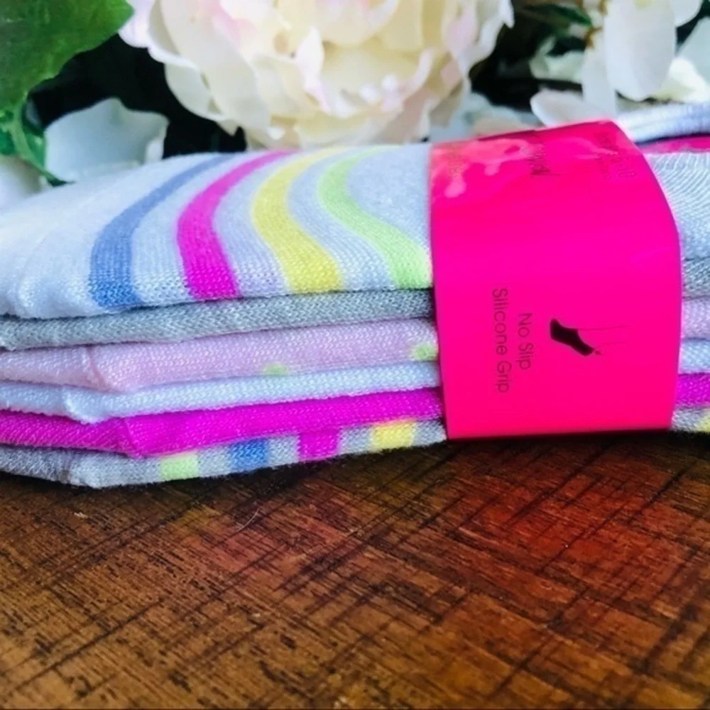 Betsey Johnson 6-Pack No-Show Liner Socks Non-Slip Grip Women’s NWT
